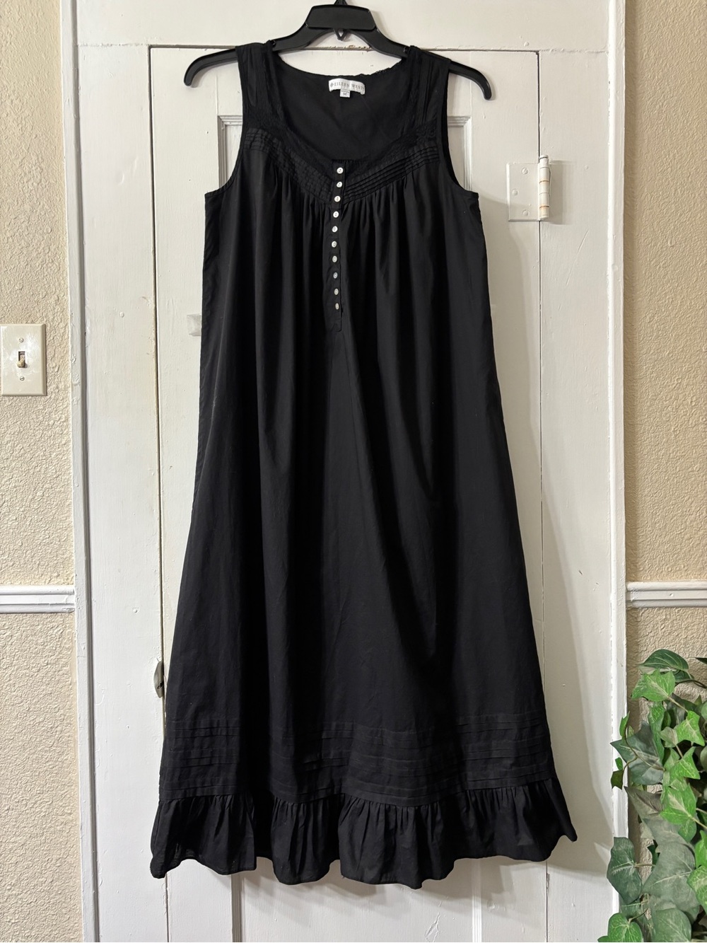 Eileen West Black Ballet Nightgown - Picture 14 of 14